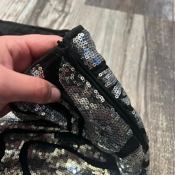 SHEIN Mini Skirt - Picture 2 of 3